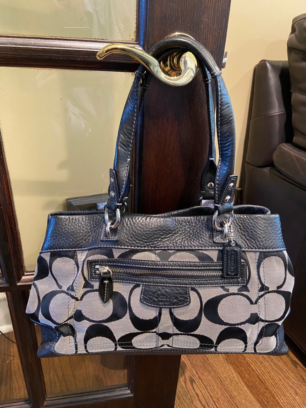 Coach Bag - Picture 2 of 4